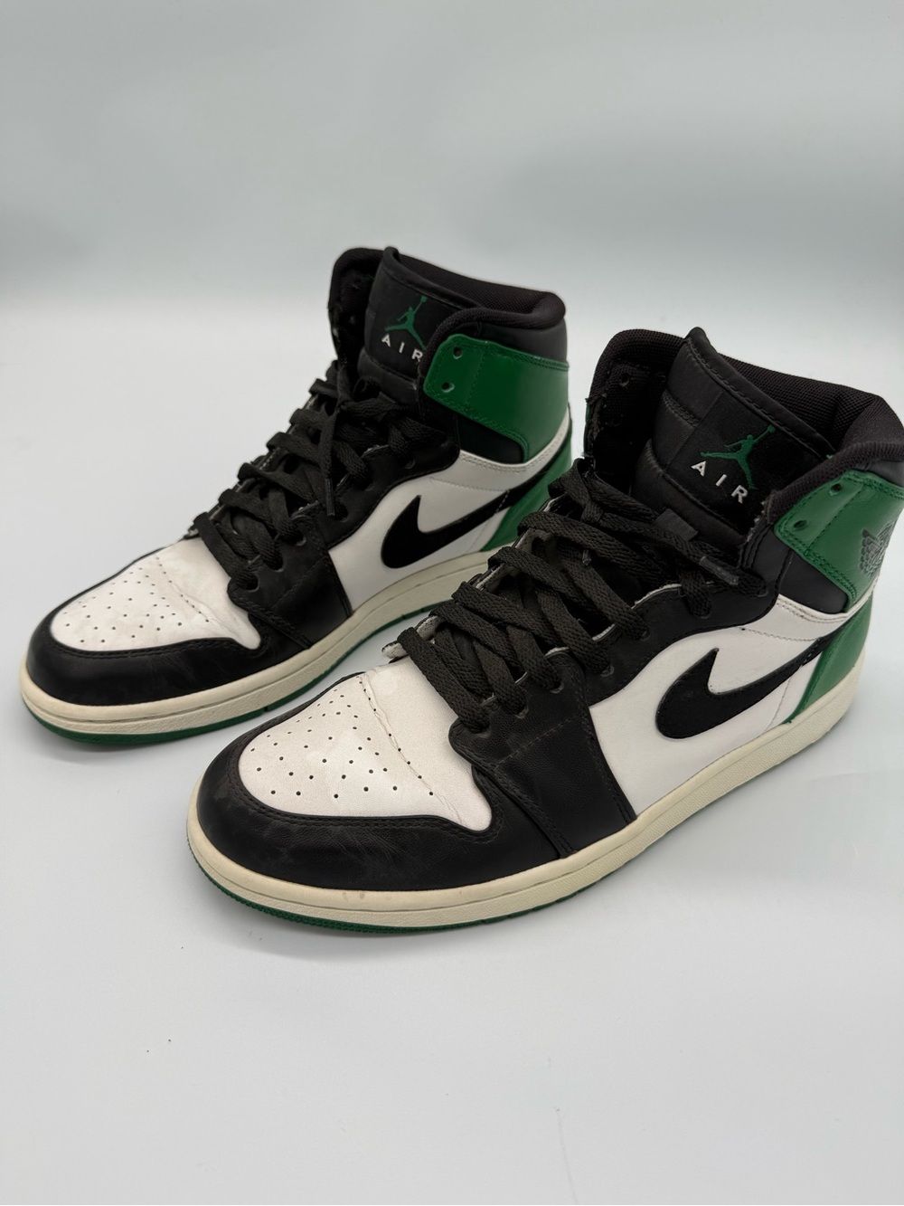Nike air jordan 1 retro high pine green sneakers size 9.5 men’s